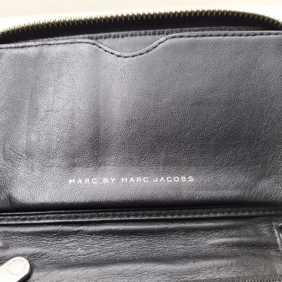 Marc By Marc Jacob Leather Zip Around Credit Card Wristlet Wallet - Picture 11 of 15